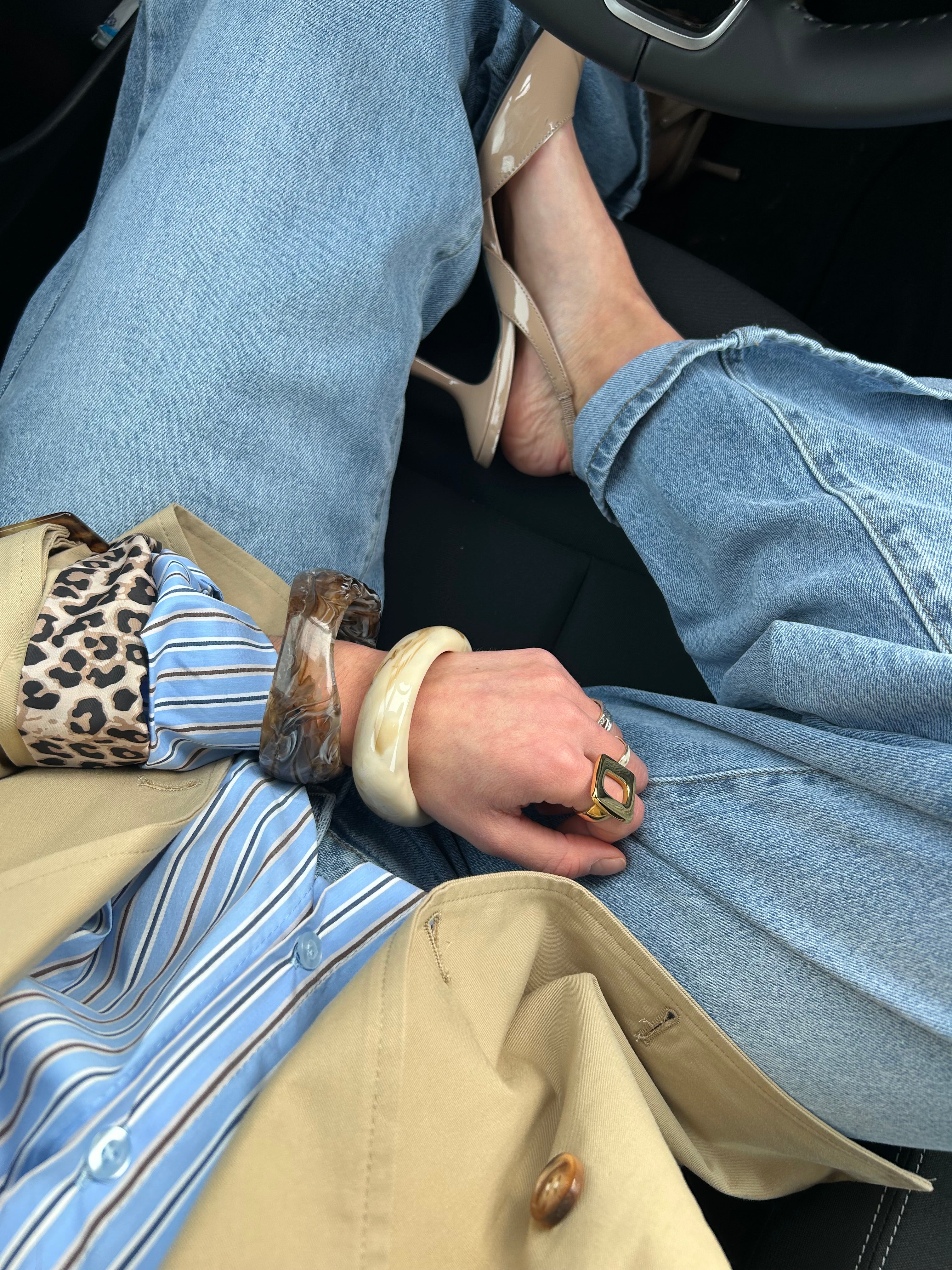 Pulsera brazalete nácar en crudo mujer