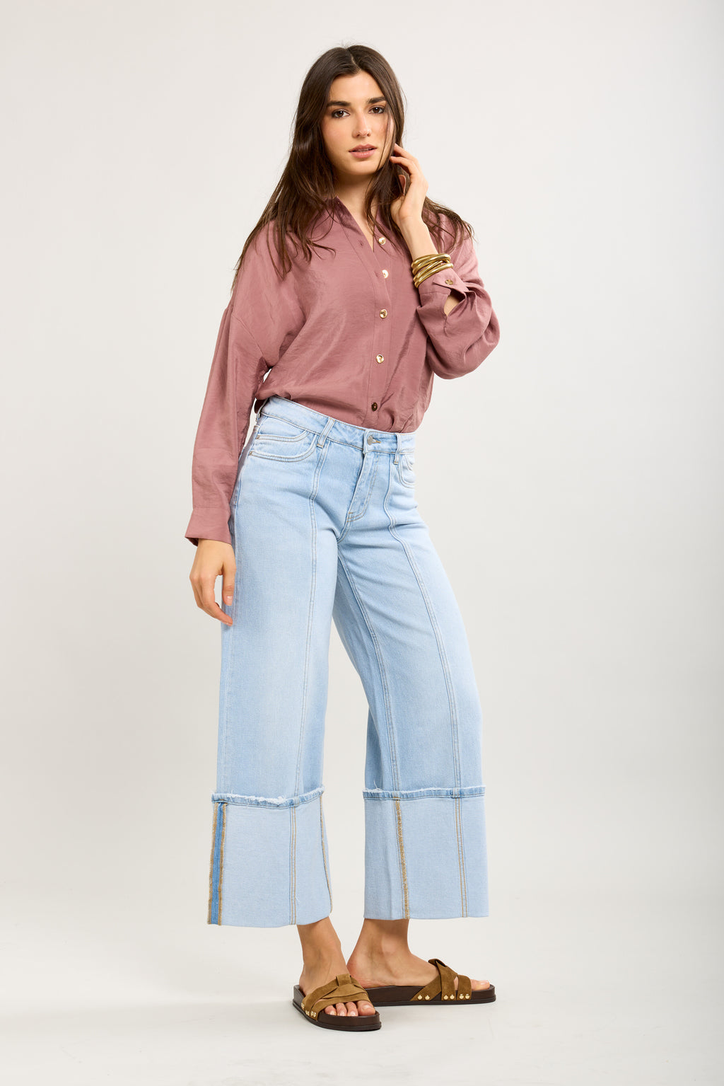 Pantalón jeans culotte y bajo vuelta mujer azul claro