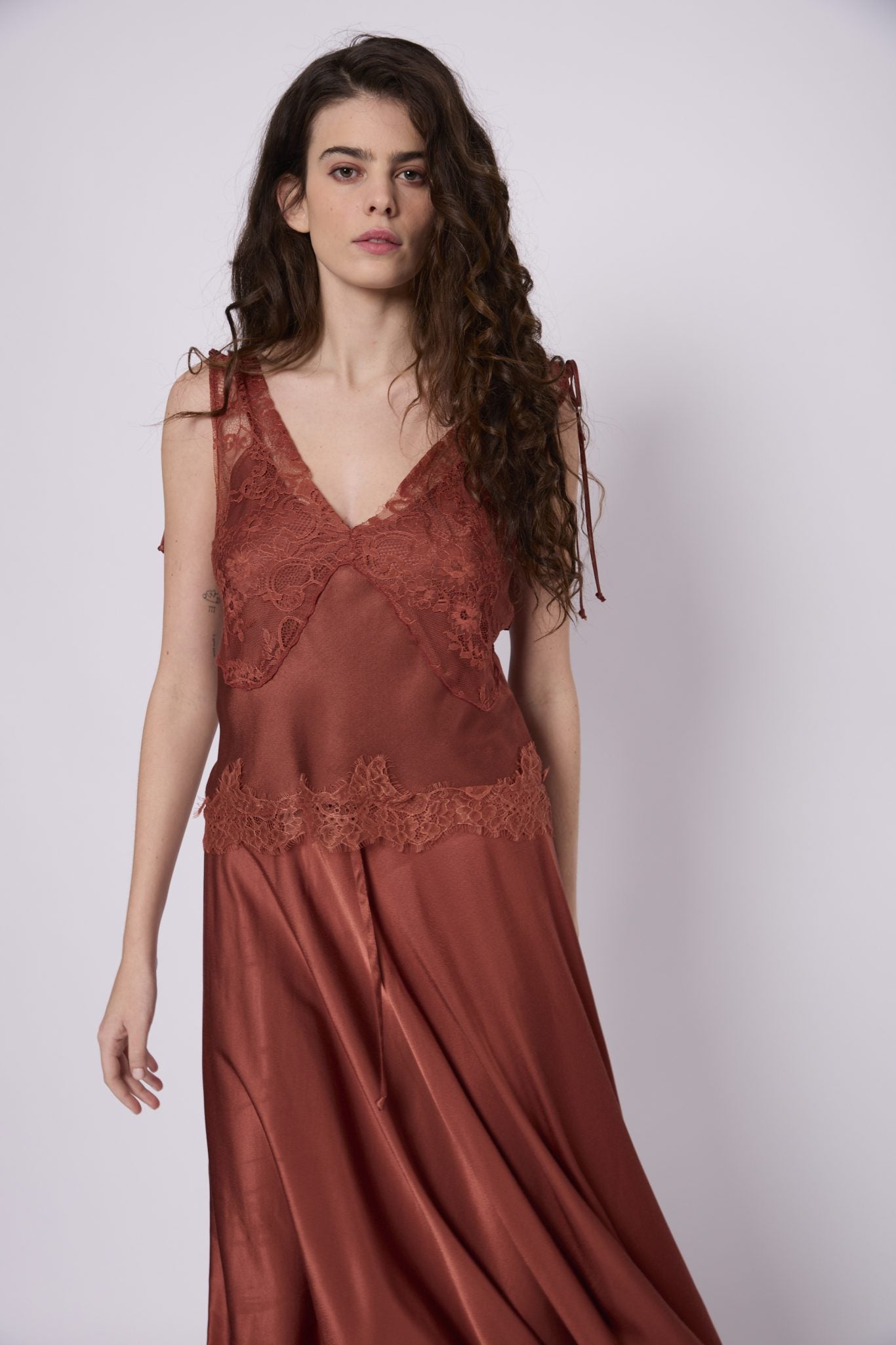 Top lencero encaje satinado mujer en terracota