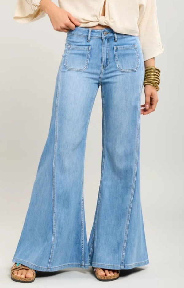 Pantalón jeans acampanado con bolsillos mujer azul