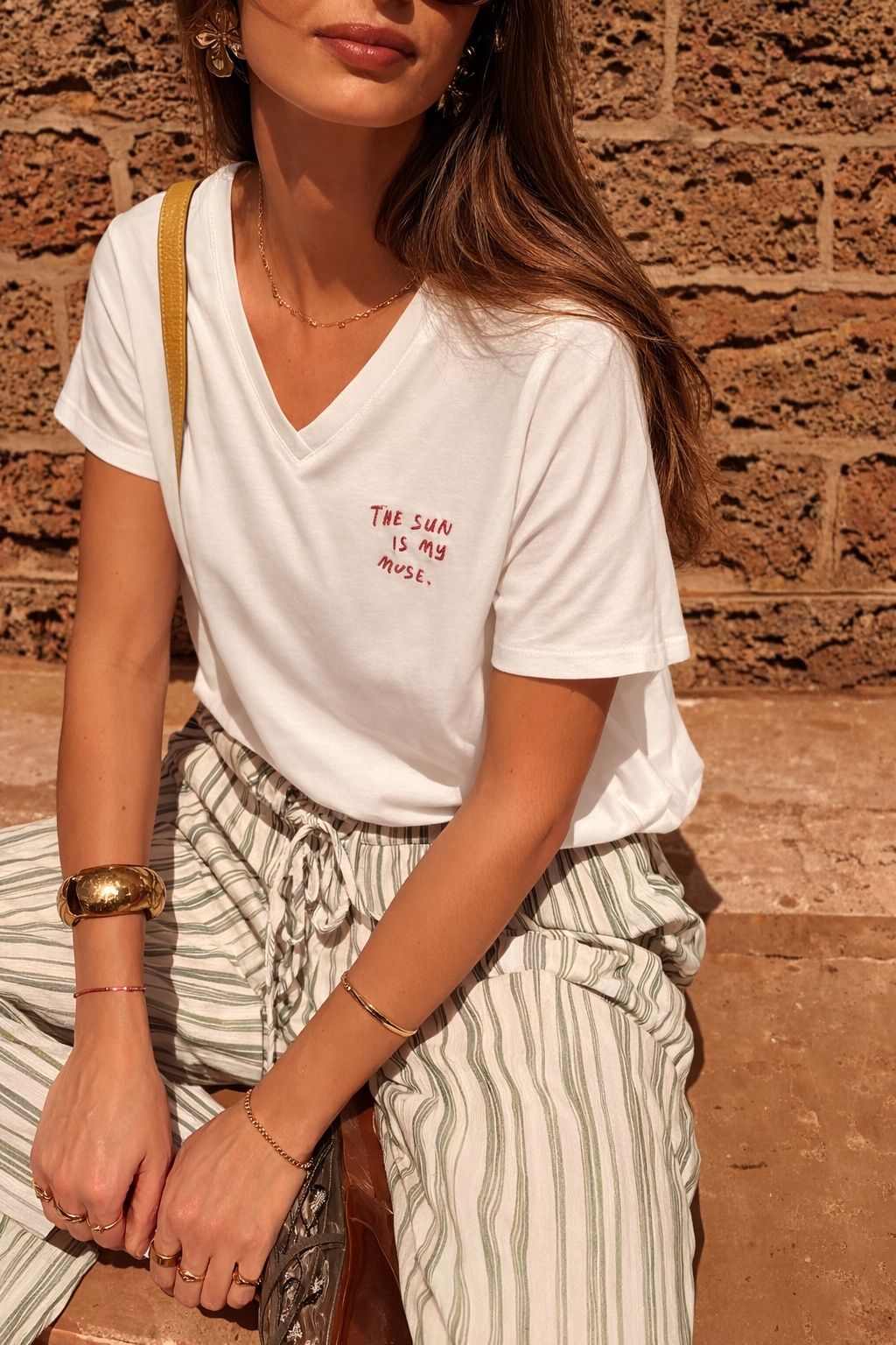 Camiseta manga corta y cuello pico de algodón mujer en blanco