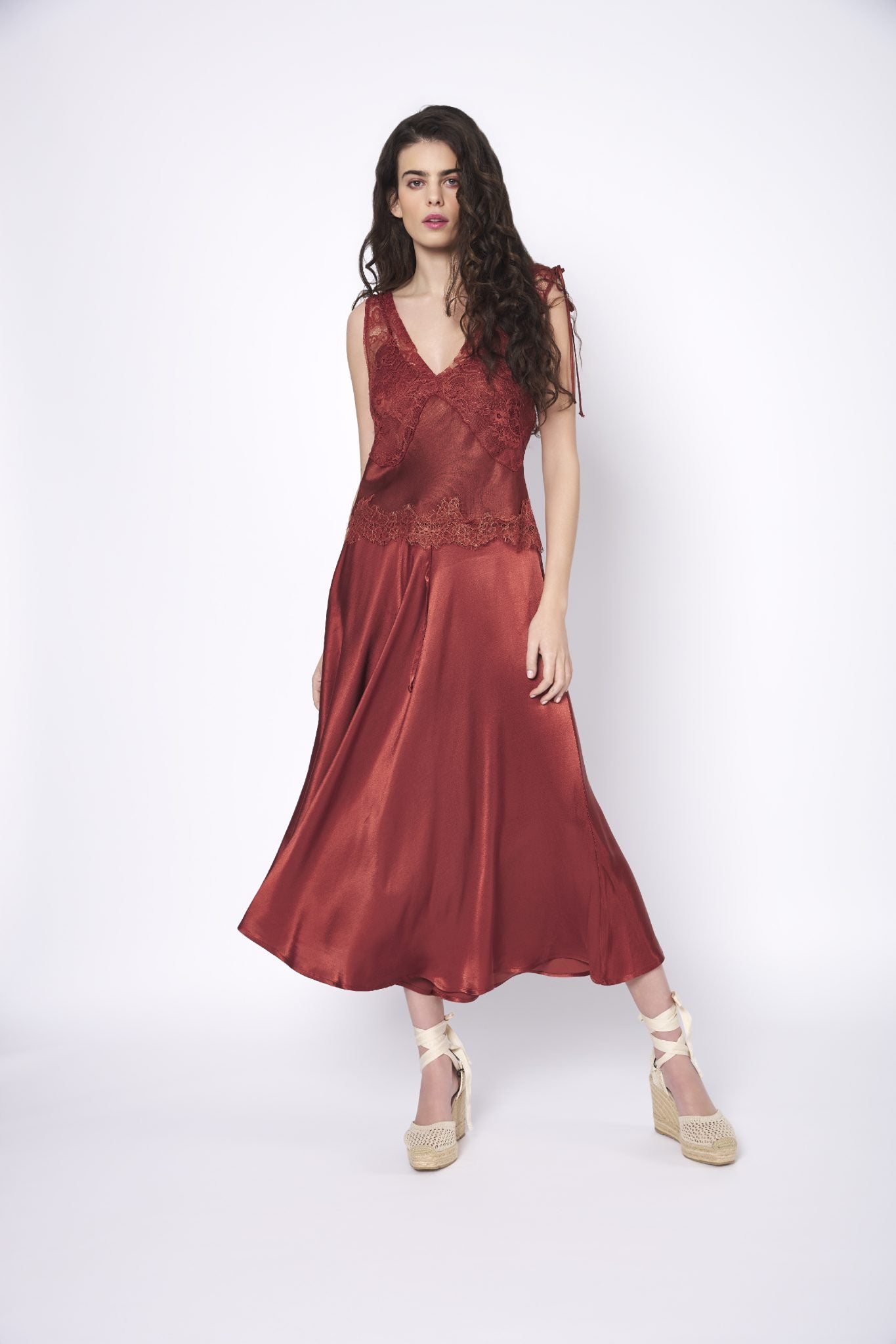 Falda midi satinada mujer en terracota