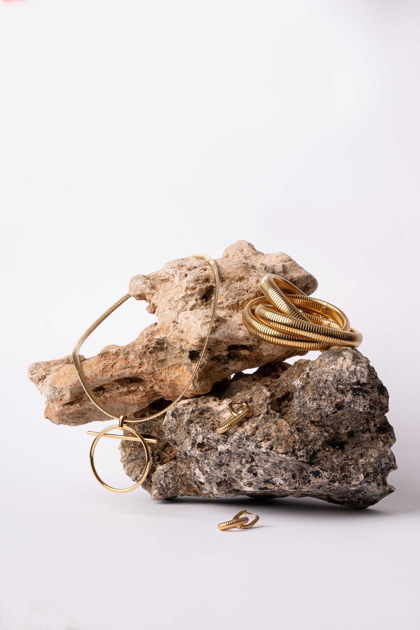 Collar rigido aro acero oro 18k mujer