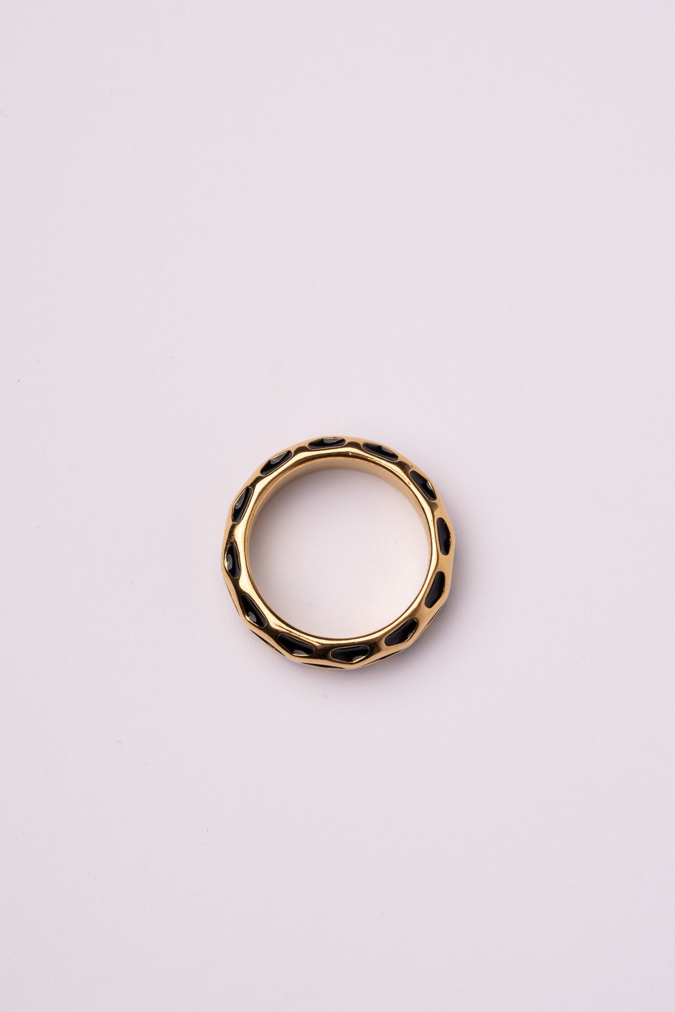 Anillo nido de abeja de acero inoxidable en negro mujer