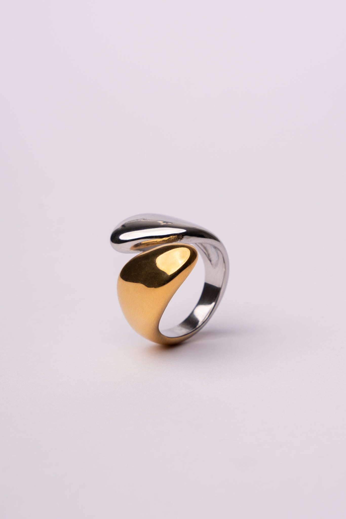 Anillo escultural bicolor de acero inoxidable mujer