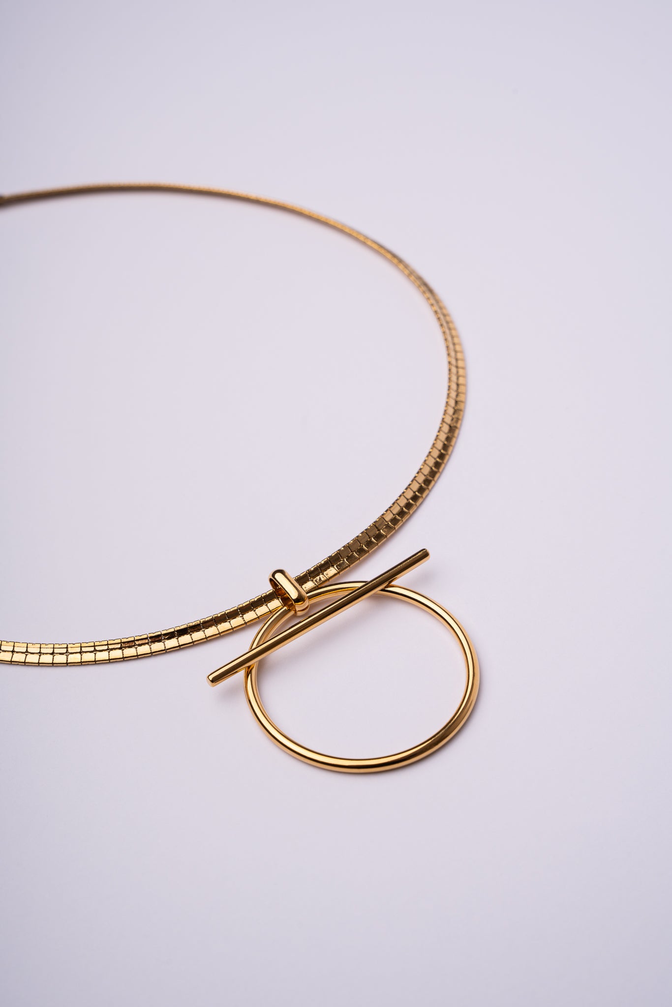 Collar rigido aro acero oro 18k mujer