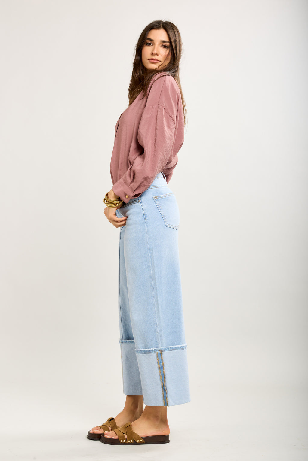 Pantalón jeans culotte y bajo vuelta mujer azul claro
