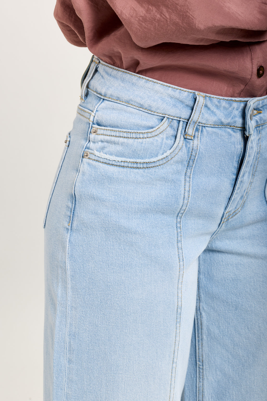 Pantalón jeans culotte y bajo vuelta mujer azul claro