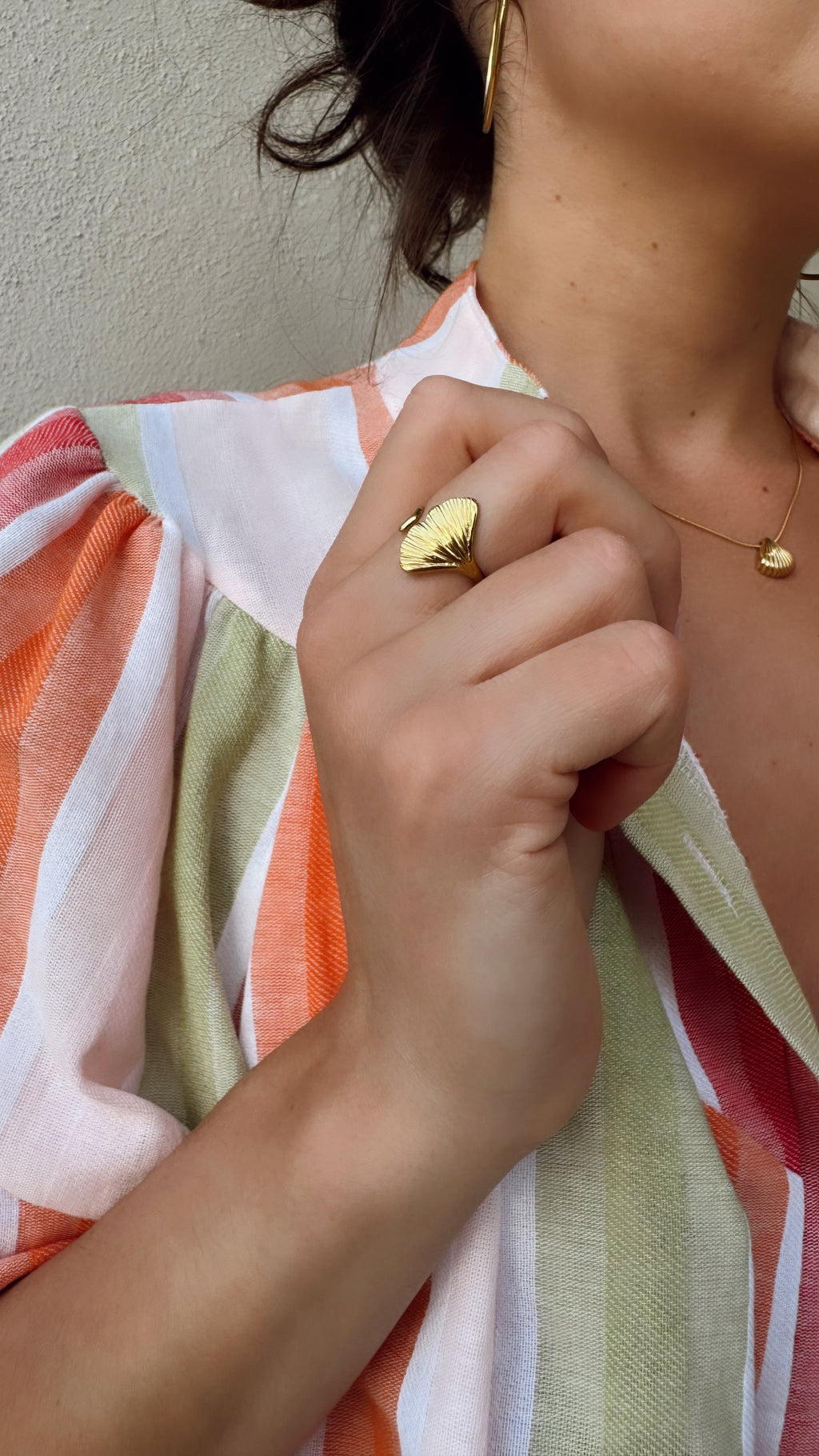 Anillo concha ajustable acero oro 18k mujer