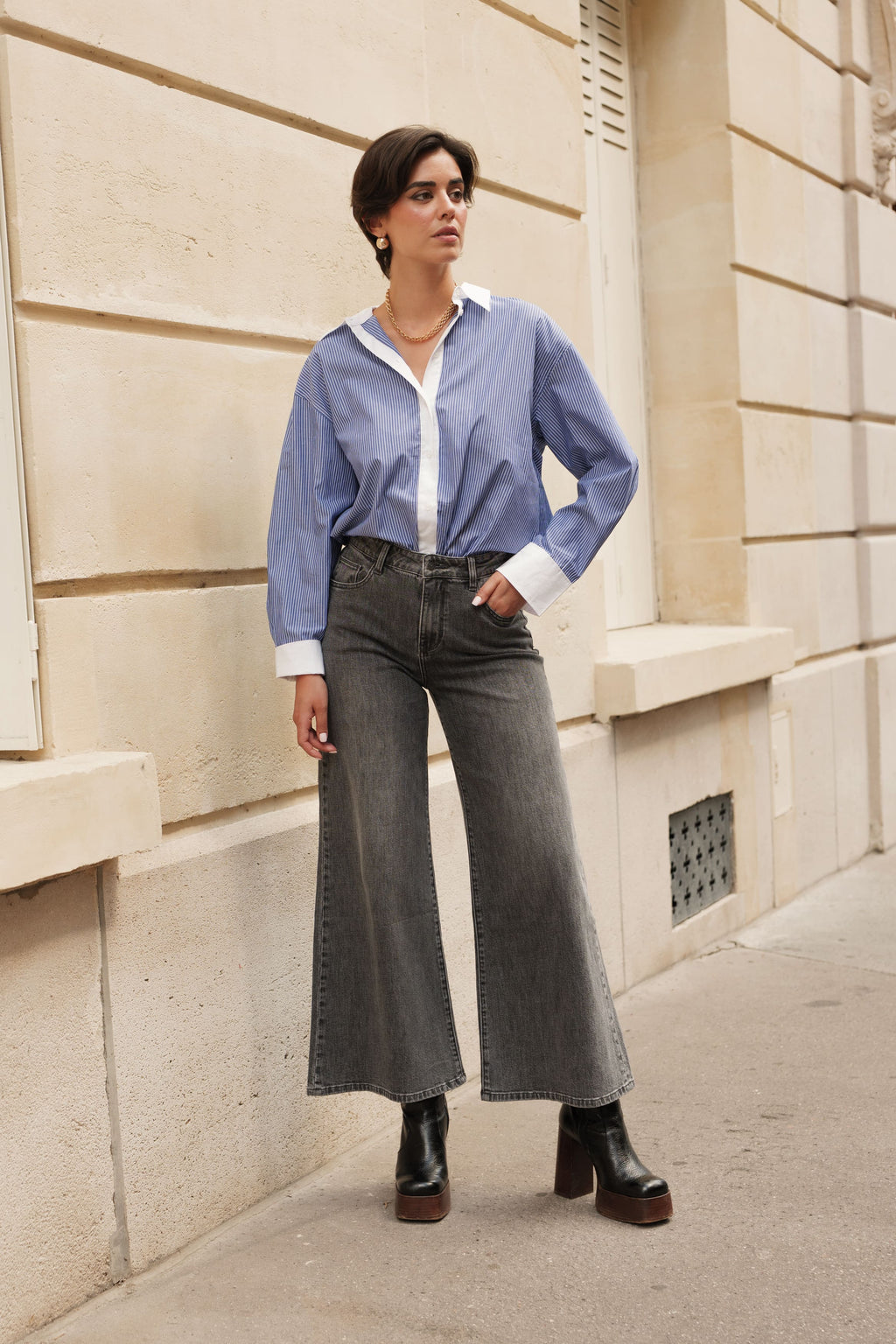 Pantalón jeans denim cropped mujer gris
