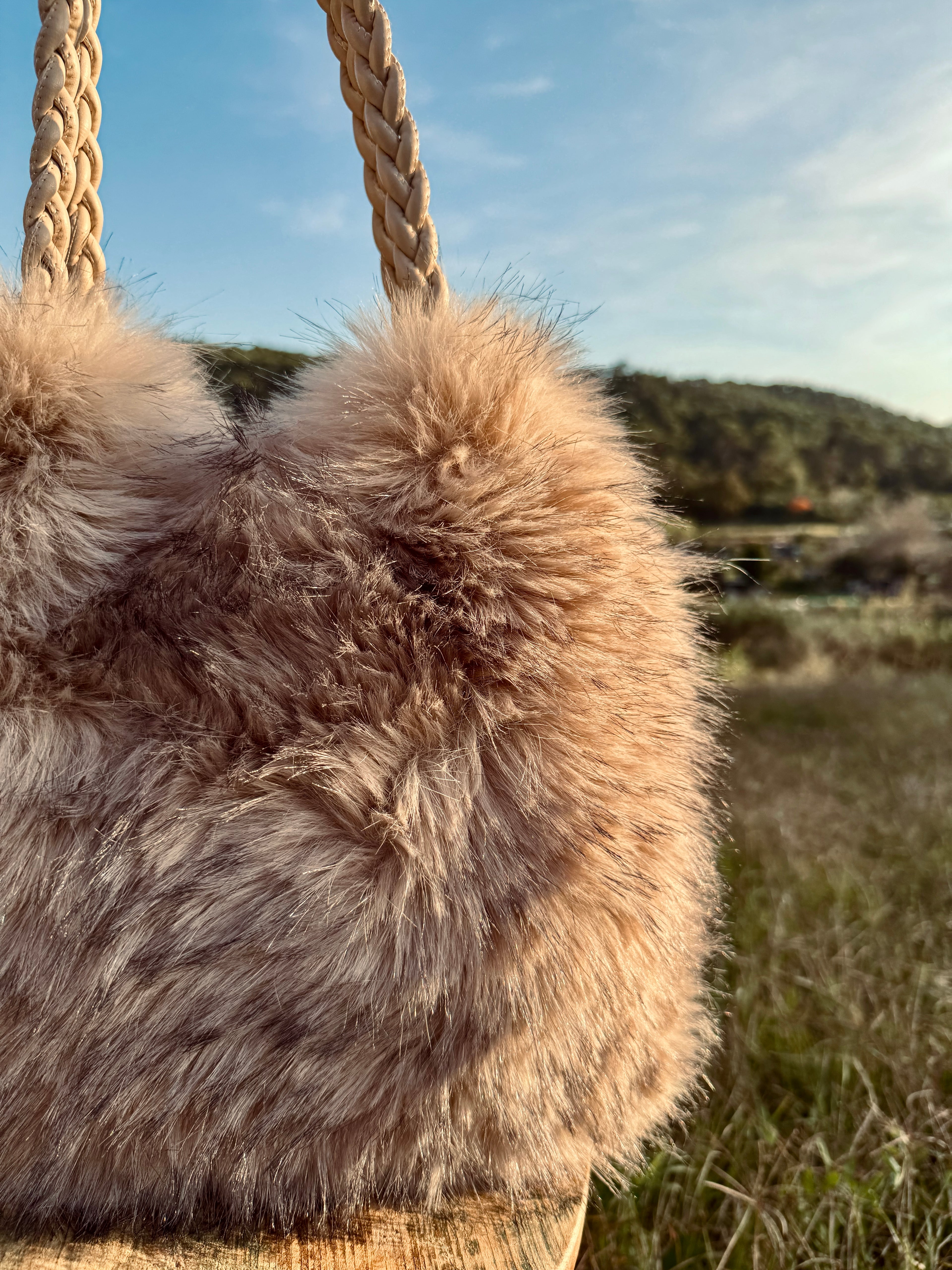 SHOPPER DE PELO EN BEIGE Y GRIS