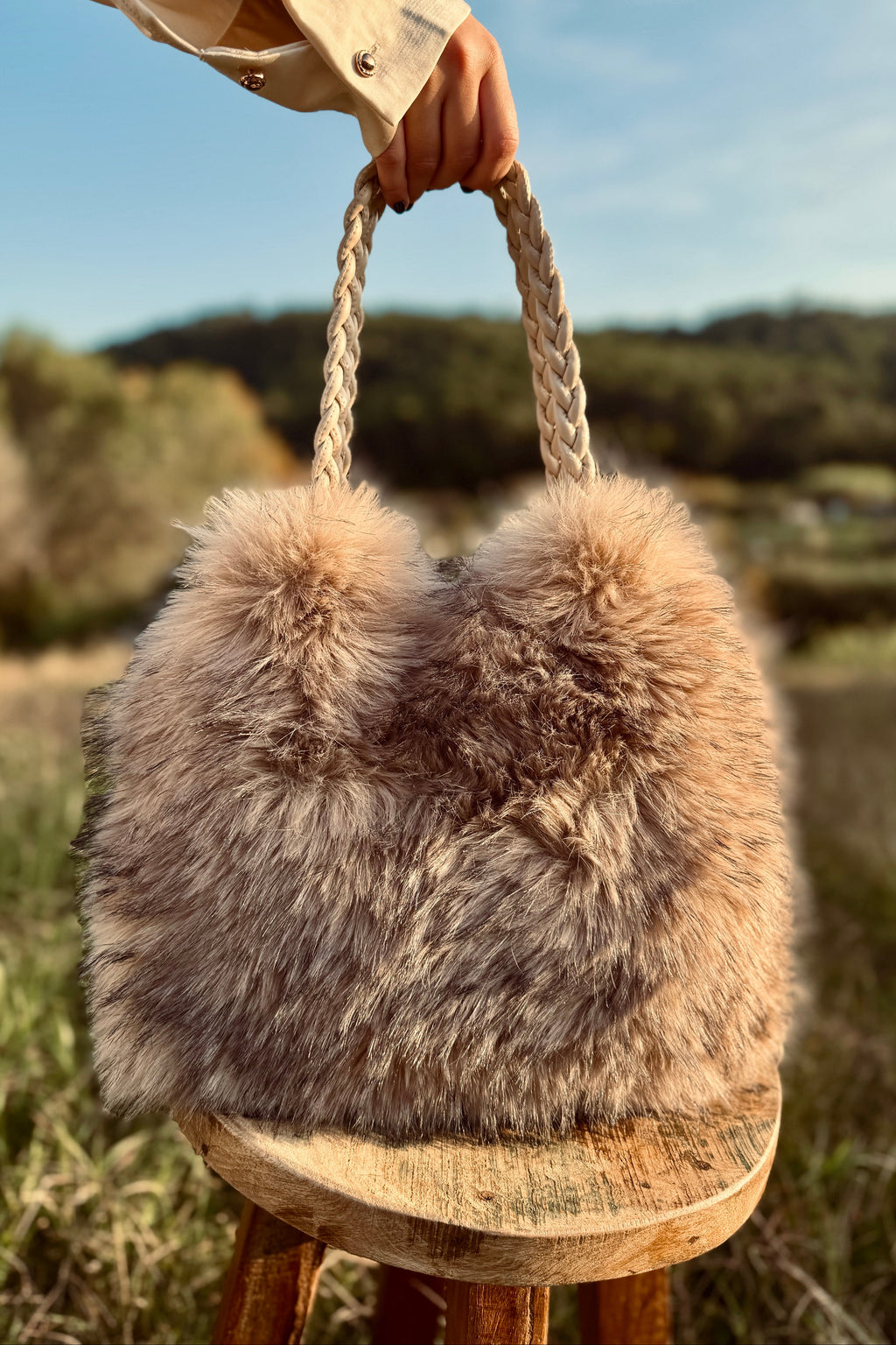 SHOPPER DE PELO EN BEIGE Y GRIS