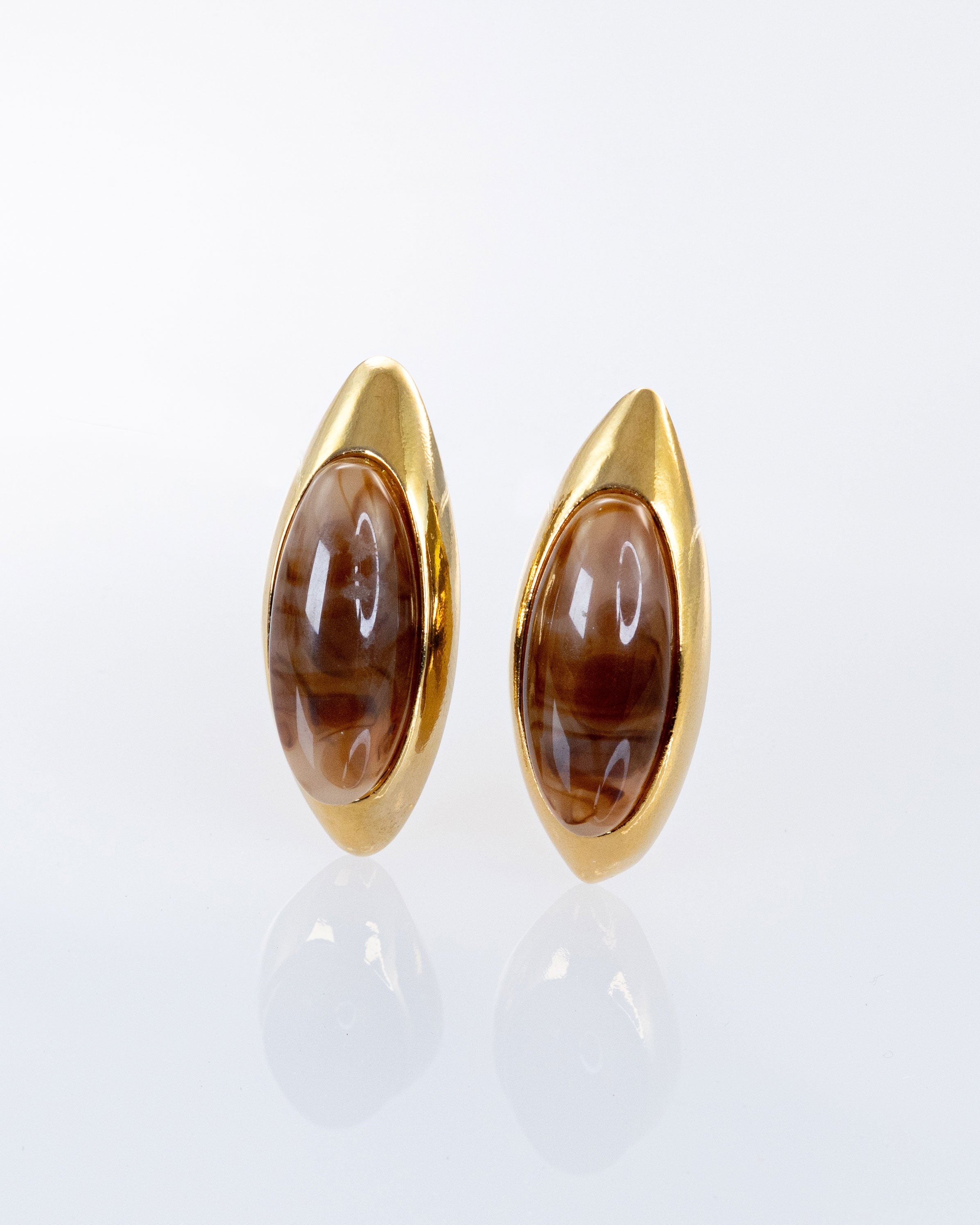 PENDIENTE ÓVALO DORADO